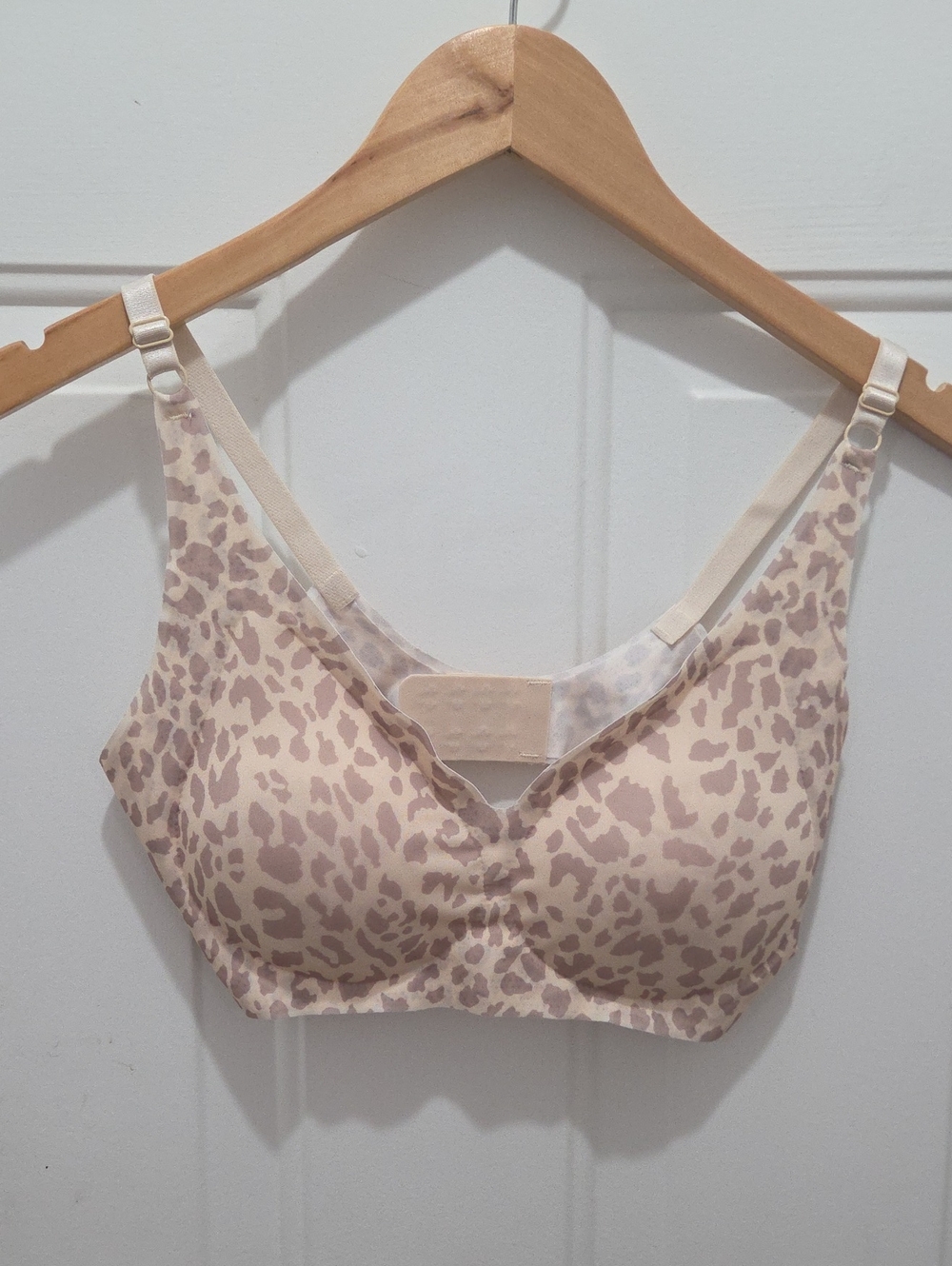 Seamless Leopard Print Wireless Bra in Beige